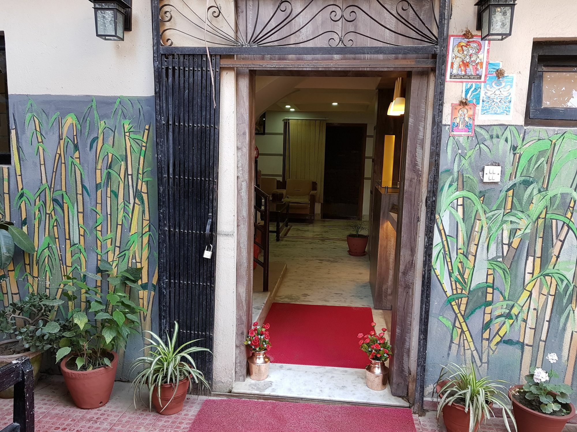 Hotel Lotus Buddha Inn カトマンズ エクステリア 写真